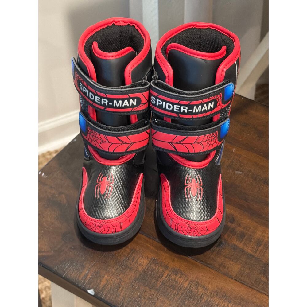 NWT SPIDER-MAN Waterproof Insulated Snow Boots w/Lights toddler 9 - Picture 2 of 5